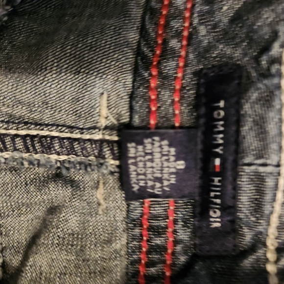 Tommy Hilfiger Size 8 Jean Shorts - Picture 3 of 3